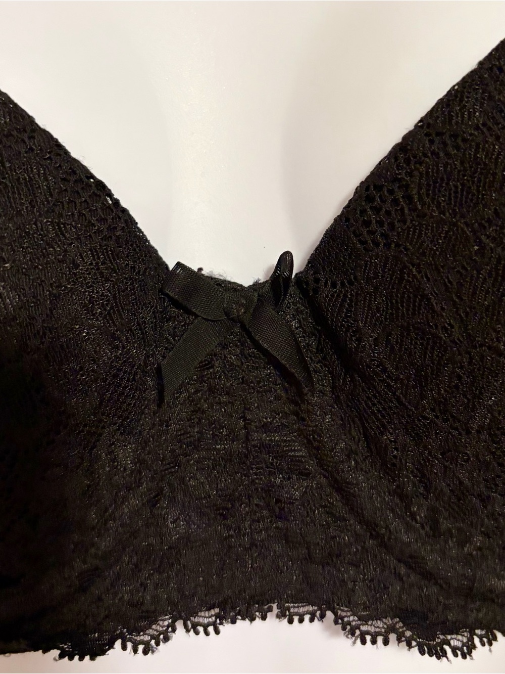 Victoria's Secret Black Lace Push-Up Bra - Picture 5 of 11